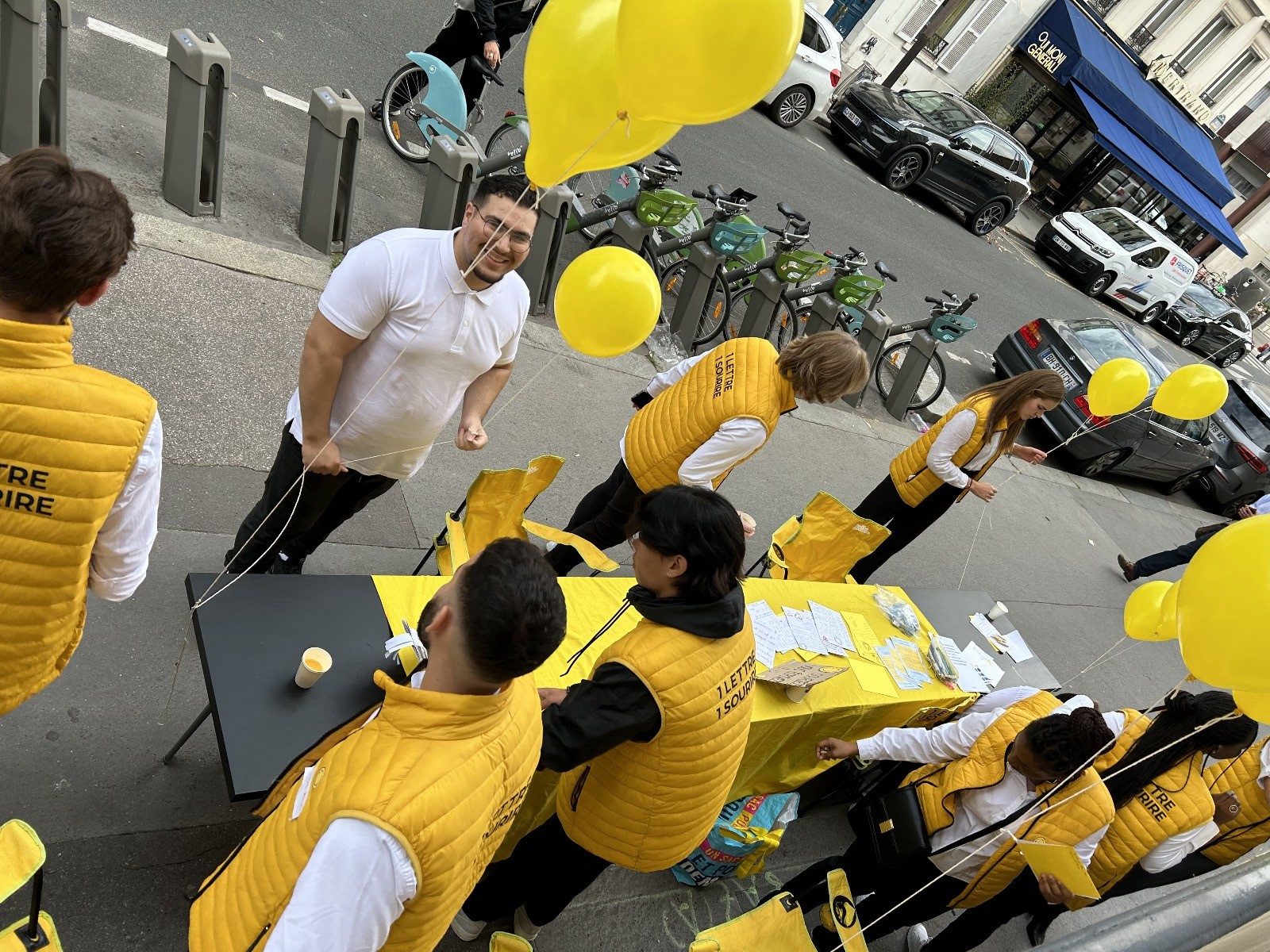 You are currently viewing Témoignage de nos services civique durant le petit-déjeuner de 1 Lettre 1 Sourire