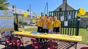 Lire la suite à propos de l’article 1 Lettre 1 Sourire au Tour de France à Thaon (14)
